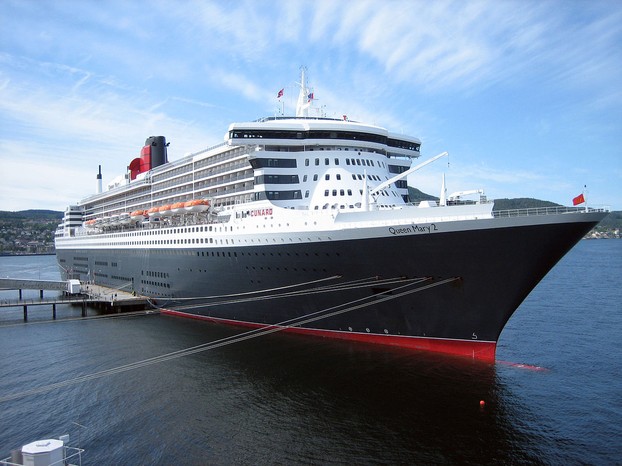 RMS Queen Mary 2 in Trondheim 2007