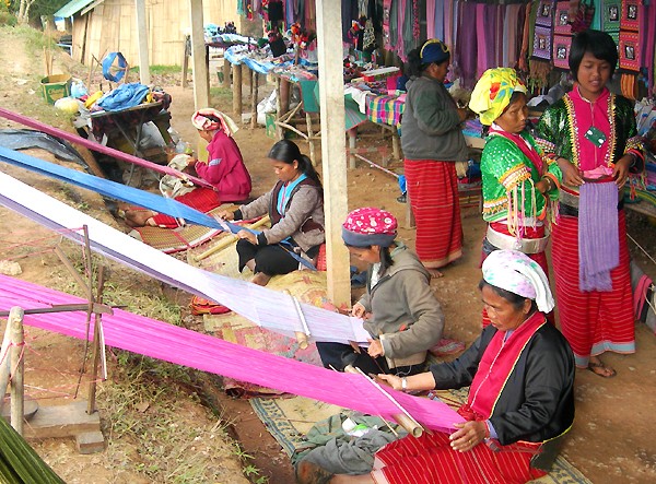 Hilltribe weavers at Ban Nor Lae